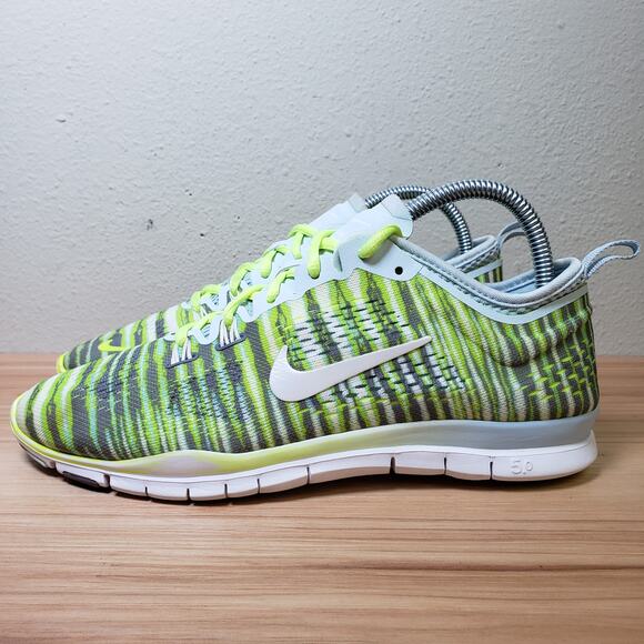 Nike Women's Size 8 Free 5.0 TR Fit Sneaker Neon Stripe Vivid Athletic Gym - Picture 1 of 10